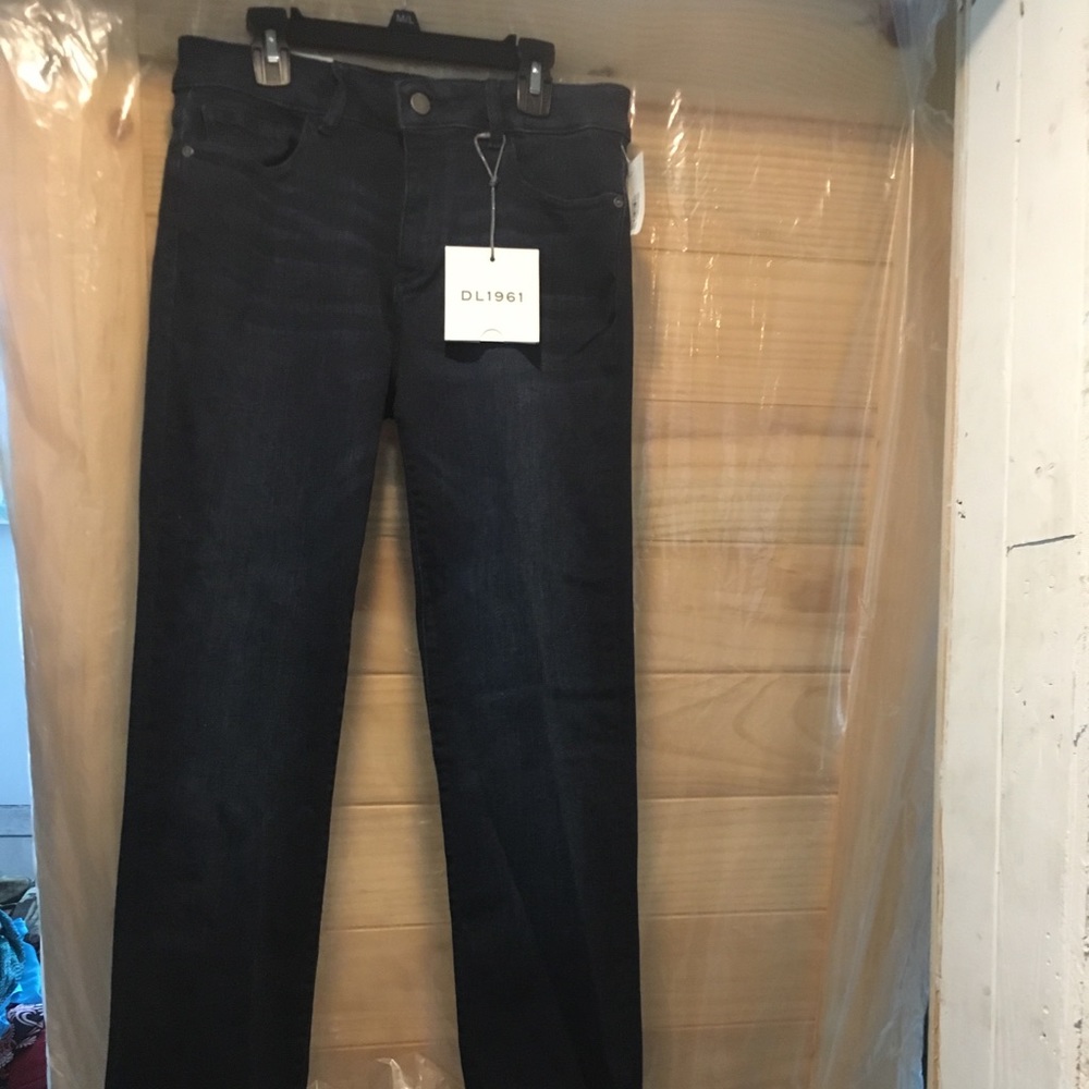 Women NWT Coco 27 mid rise 34 inseam denim DL1964